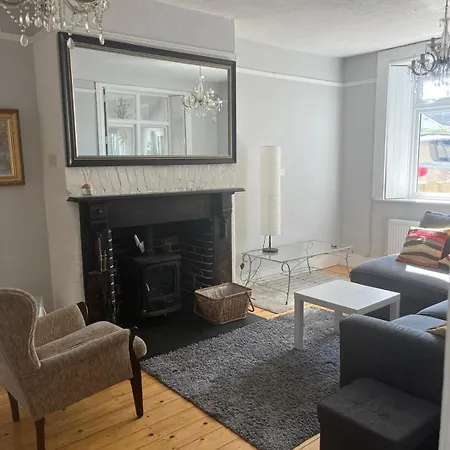 بيت للعطل Historic House In Sandyford Village دبلن